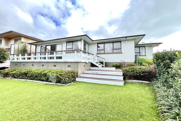Photo of property in 10 Fenton Terrace, Cockle Bay, Auckland, 2014