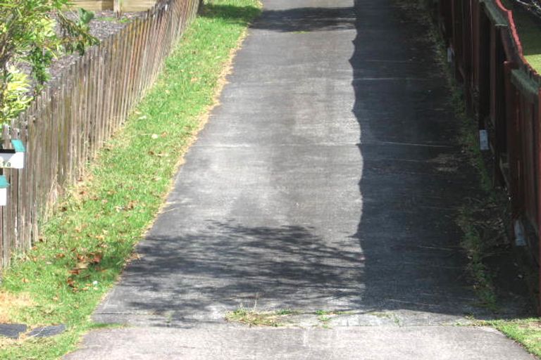 Photo of property in 21 Pakira Avenue, Glendene, Auckland, 0602