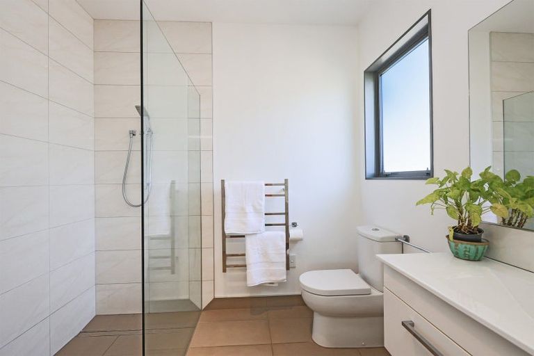 Photo of property in 14 Raven Grove, Havelock North, 4130