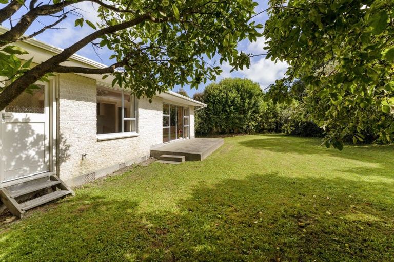 Photo of property in 15 Old Coach Road South, Otaki Beach, Otaki, 5512