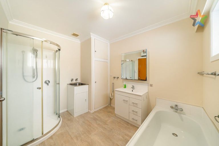 Photo of property in 244 Waiwhetu Road, Waterloo, Lower Hutt, 5011