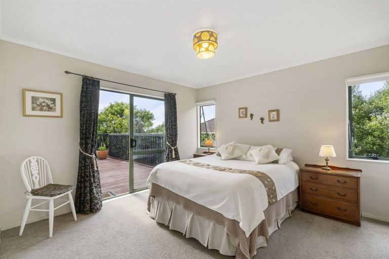 Photo of property in 2/883 East Coast Road, Northcross, Auckland, 0632