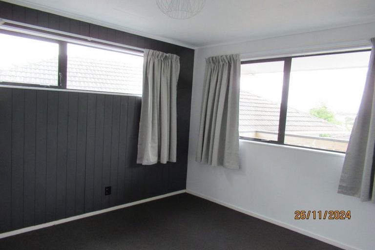 Photo of property in 17 Oreil Avenue, West Harbour, Auckland, 0618