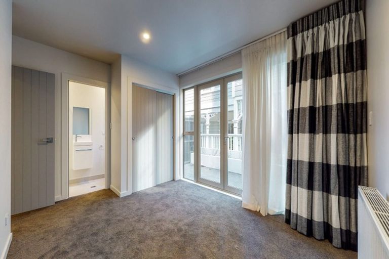 Photo of property in 94c Tinakori Road, Thorndon, Wellington, 6011