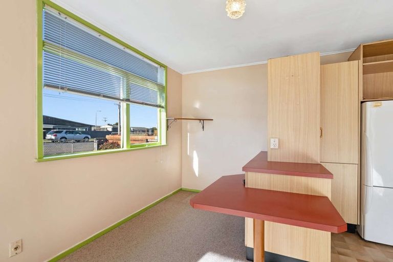 Photo of property in 21 Raupo Street, Castlecliff, Whanganui, 4501