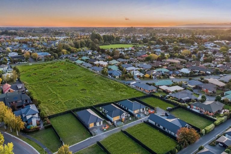 Photo of property in 2 Rusbatch Lane, Belfast, Christchurch, 8051