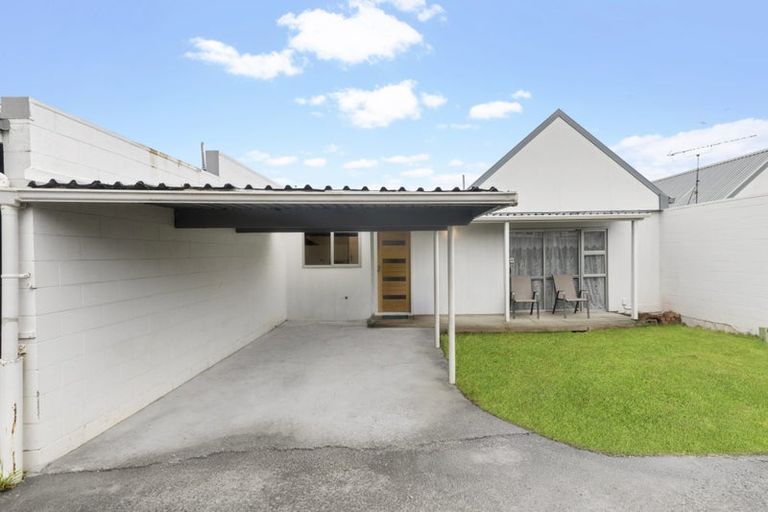 Photo of property in 2/21 Takanini Road, Takanini, 2112