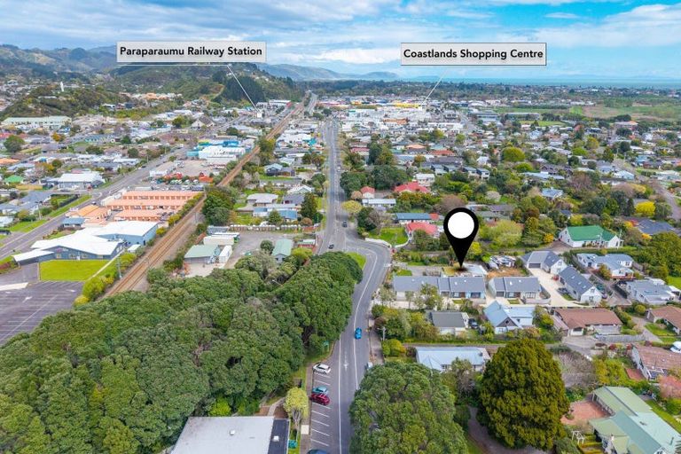 Photo of property in 107 Amohia Street, Paraparaumu, 5032