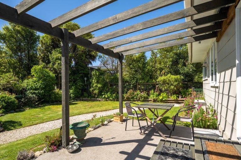 Photo of property in 169 Waikawa Road, Picton, 7220