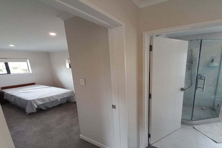 Photo of property in 1a Coletta Lane, Te Atatu South, Auckland, 0610