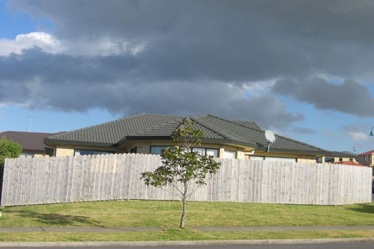 Photo of property in 20 Redcastle Drive, East Tamaki, Auckland, 2013