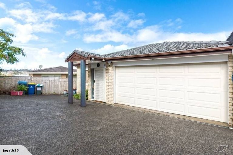Photo of property in 25c Buscomb Avenue, Henderson, Auckland, 0610