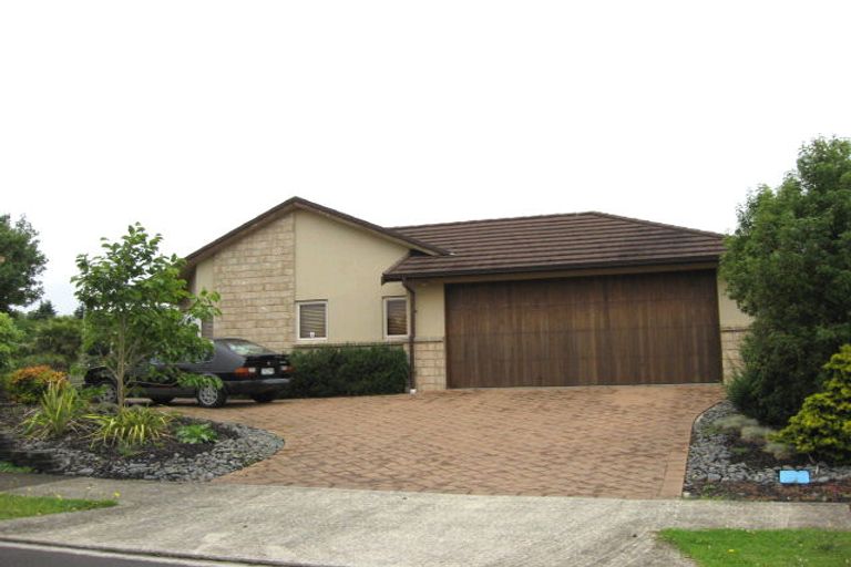 Photo of property in 2 Beverage Place, Rosehill, Papakura, 2113