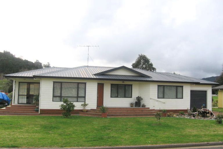 Photo of property in 15 Kauri Grove, Coromandel, 3506