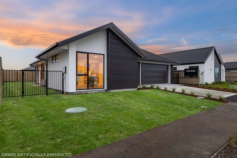 Photo of property in 14 Matamoe Drive, Halswell, Christchurch, 8025