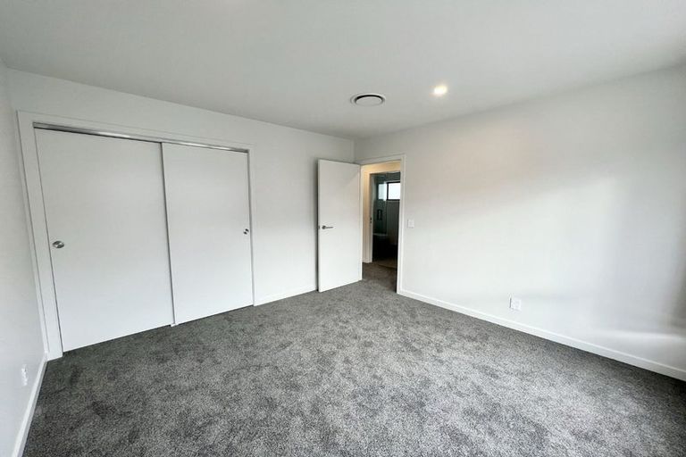 Photo of property in 35 Ludlam Crescent, Woburn, Lower Hutt, 5010