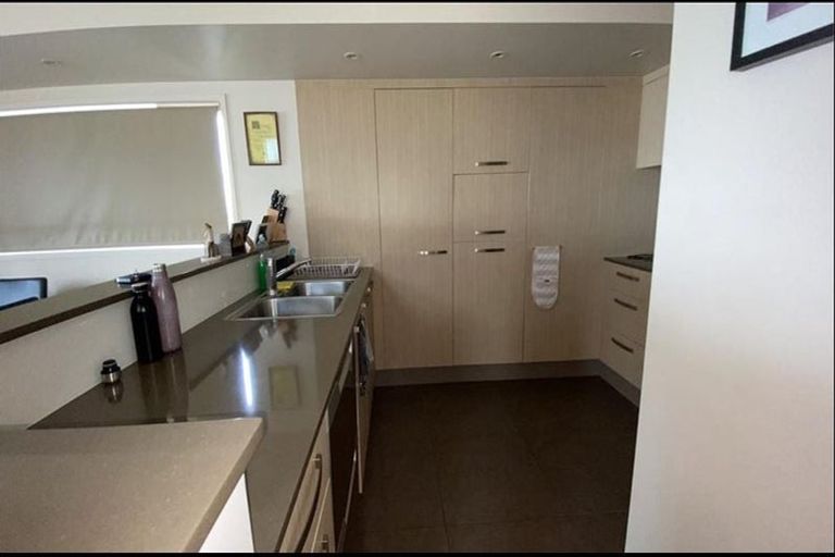 Photo of property in 1/43 Castor Bay Road, Castor Bay, Auckland, 0620