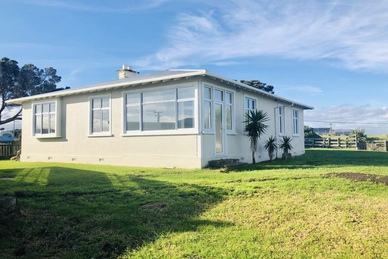 Photo of property in 1 Ashton Terrace, Castlecliff, Whanganui, 4501