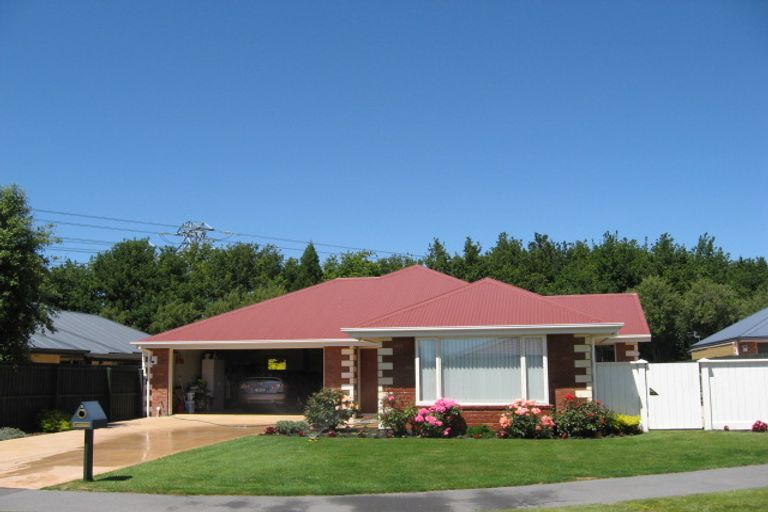 Photo of property in 5 Henridge Place, Avonhead, Christchurch, 8042