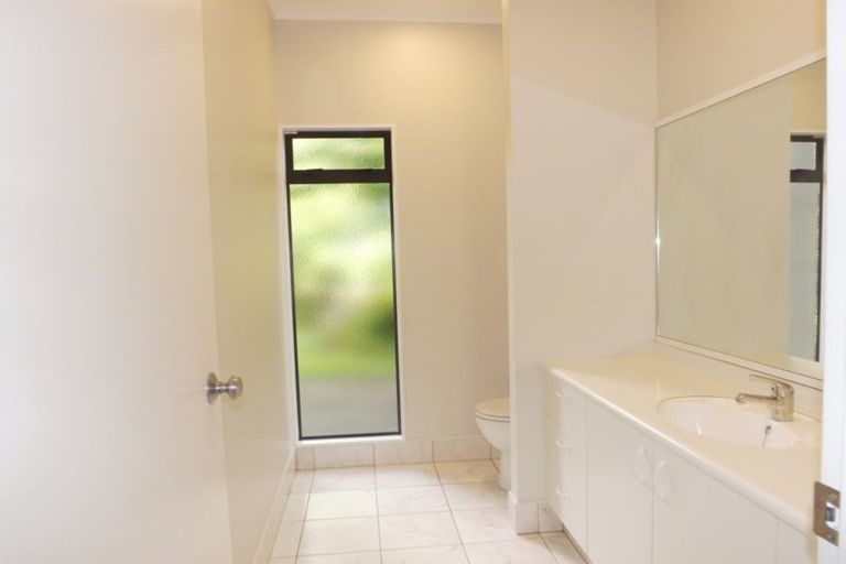 Photo of property in 8 Clifford Close, Levin, 5510