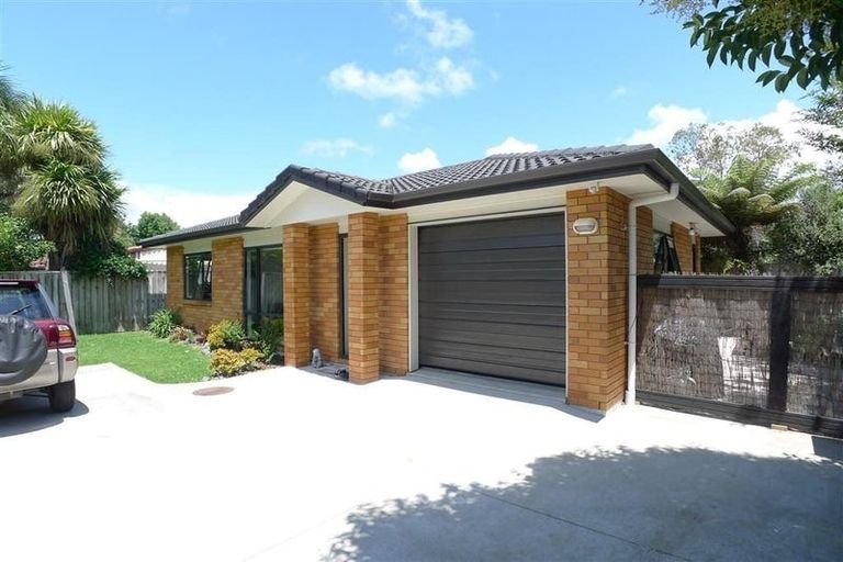 Photo of property in 38 Durham Street, Te Atatu Peninsula, Auckland, 0610