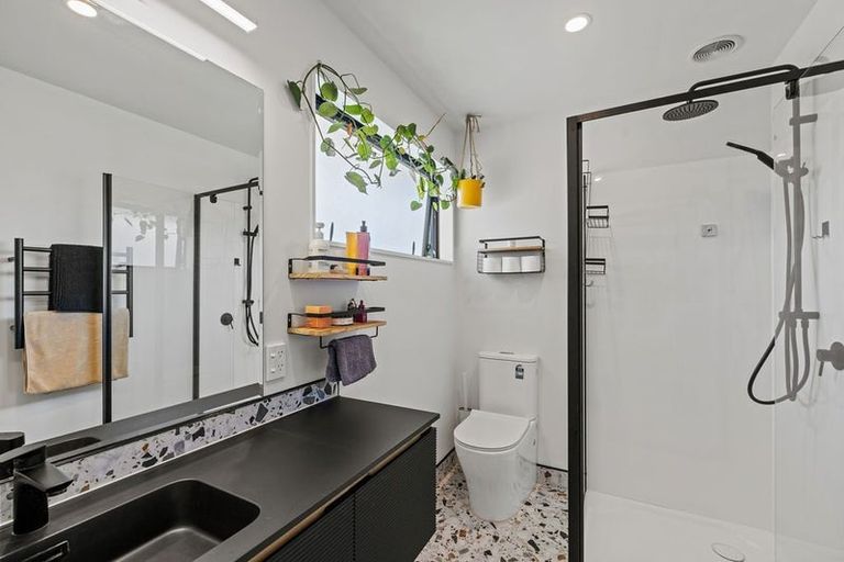 Photo of property in 5 Shingle Lane, Sydenham, Christchurch, 8023