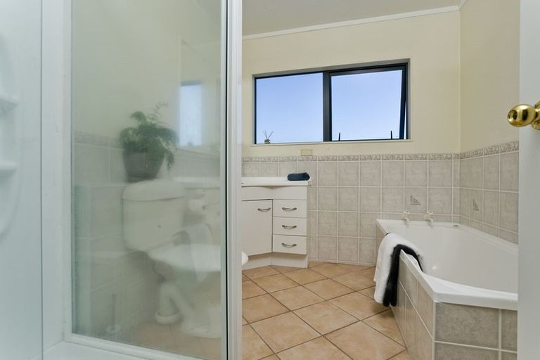 Photo of property in 101a Carlisle Road, Torbay, Auckland, 0632