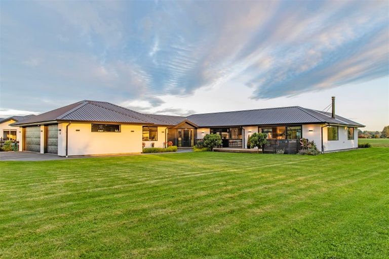 Photo of property in 8 Te Haunui Lane, Pegasus, 7612