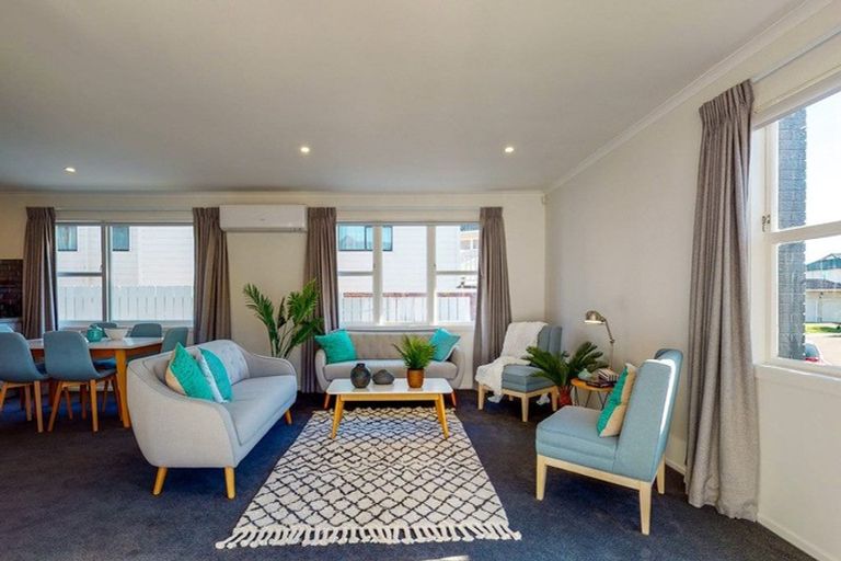 Photo of property in 34 Westview Grove, Miramar, Wellington, 6022