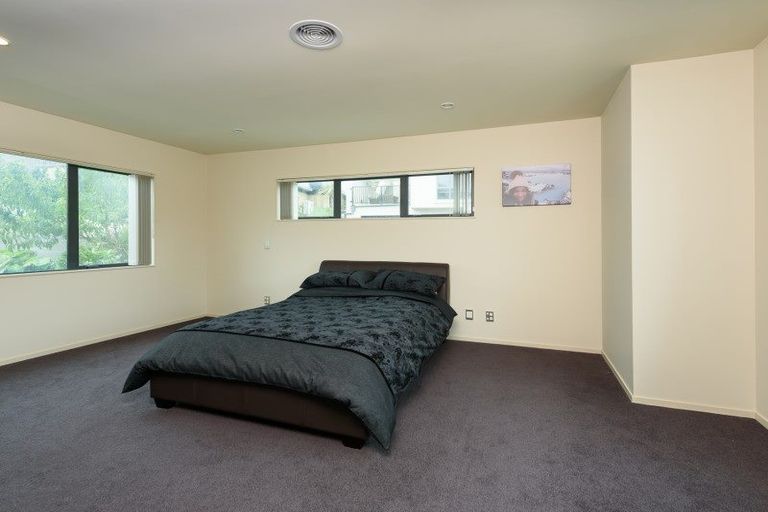 Photo of property in 12 Bunker Way, Strathmore Park, Wellington, 6022