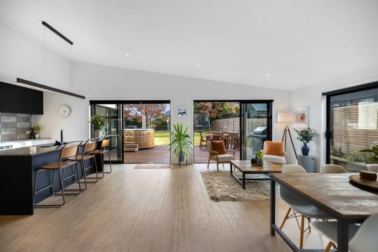 Photo of property in 21 Sarges Way, Lake Hawea, Wanaka, 9382