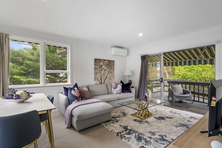 Photo of property in 57 Peach Road, Glenfield, Auckland, 0629