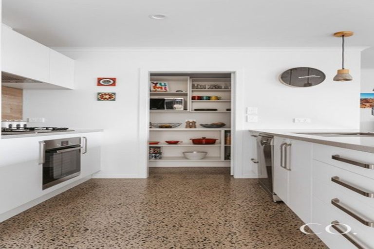 Photo of property in 284 Ballintoy Park Drive, Welcome Bay, Tauranga, 3175