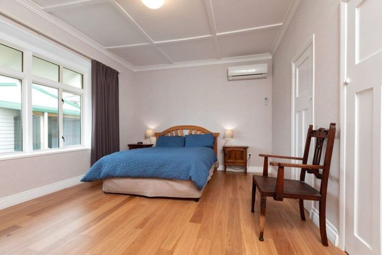 Photo of property in 80 Paynters Avenue, Strandon, New Plymouth, 4312