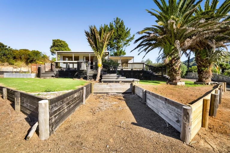 Photo of property in 173 Te Mahoe Road, Mokau, 4376
