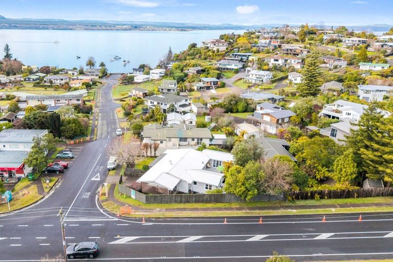 Photo of property in 2 Alberta Street, Acacia Bay, Taupo, 3330