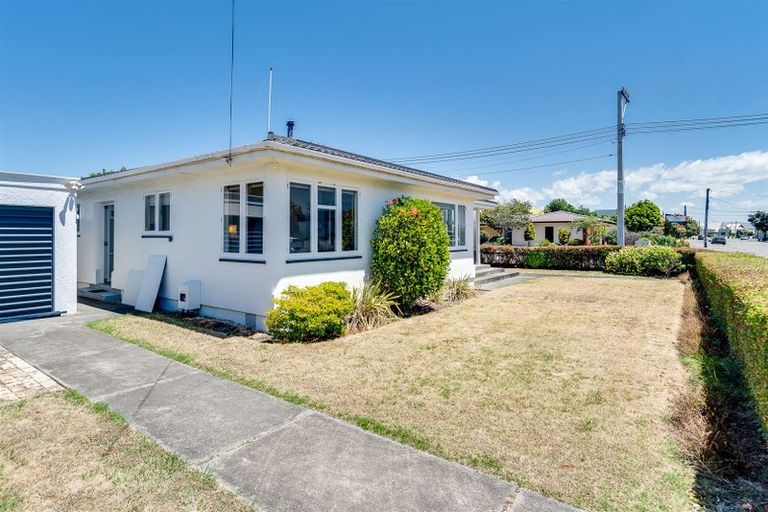 Photo of property in 42 Charles Street, Westshore, Napier, 4110