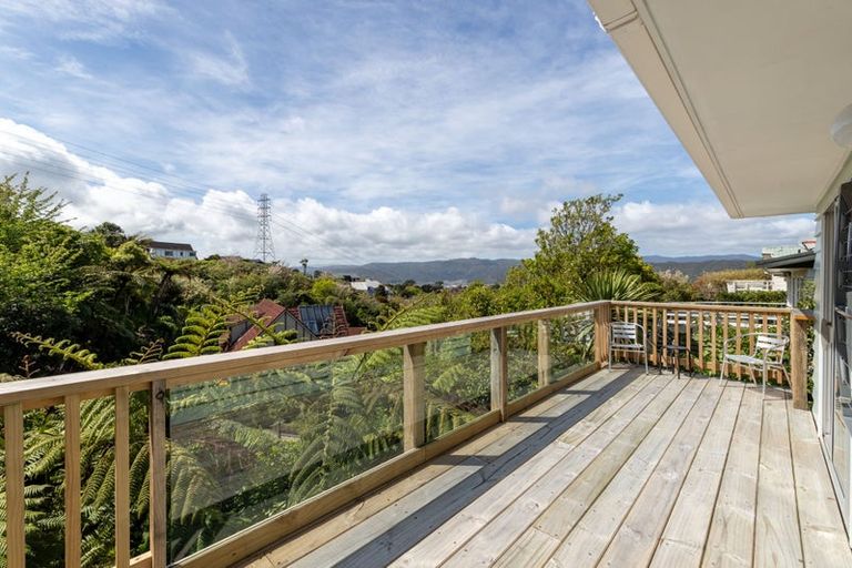Photo of property in 3 Ardal Grove, Tirohanga, Lower Hutt, 5010