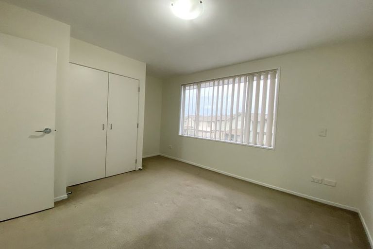 Photo of property in 4/1 Opito Way, East Tamaki, Auckland, 2013