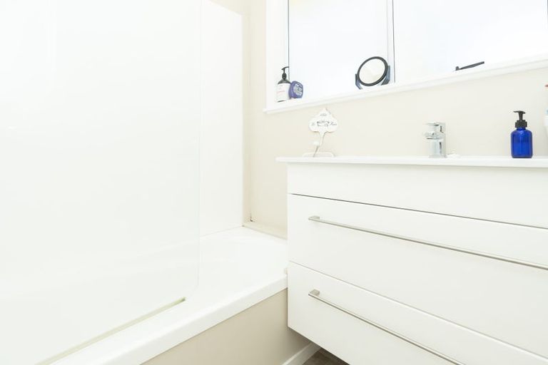 Photo of property in 83 Montgomery Crescent, Bader, Hamilton, 3206