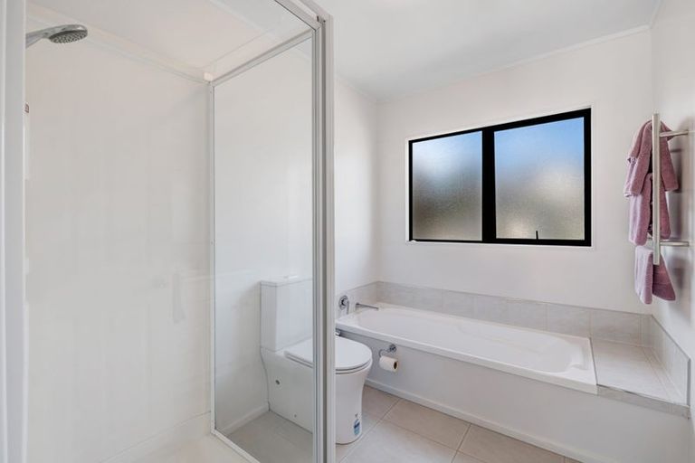 Photo of property in 2/12 Sundown Avenue, Manly, Whangaparaoa, 0930