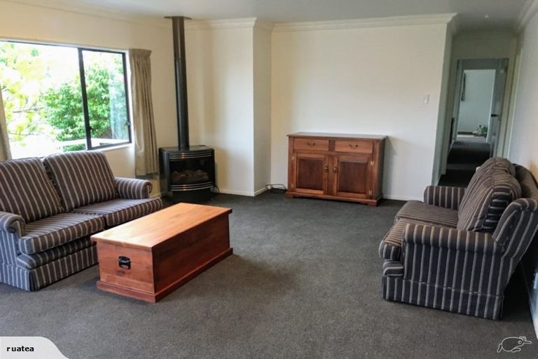 Photo of property in 5 Linda Place, Saint Johns Hill, Whanganui, 4501
