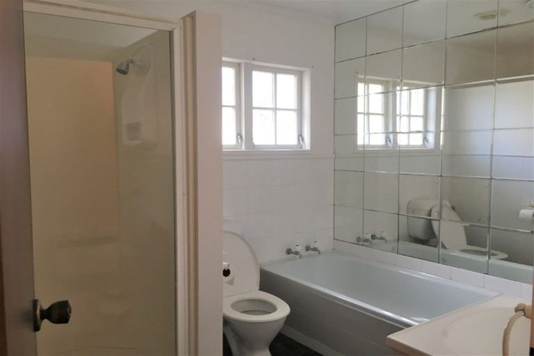 Photo of property in 16 Elmira Place, Browns Bay, Auckland, 0630