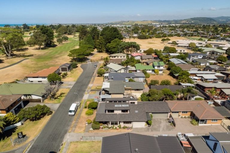Photo of property in 10 Fairway Avenue, Mount Maunganui, 3116
