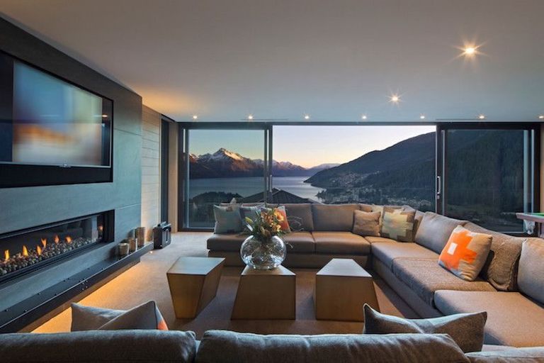 Photo of property in 10 Pinnacle Place, Queenstown, 9300