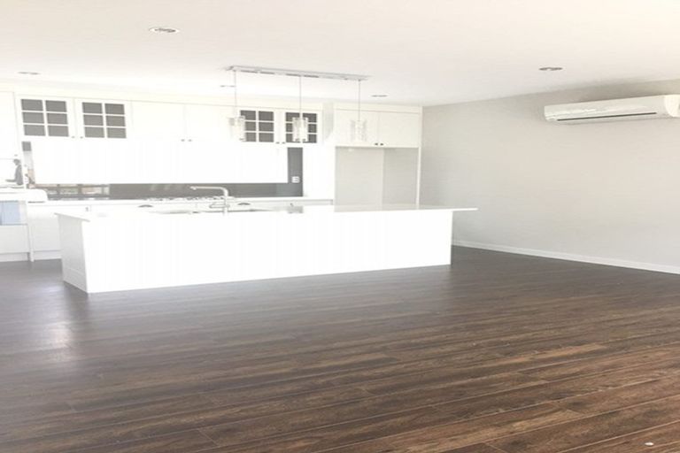 Photo of property in 33 Fennell Crescent, Silverdale, 0932