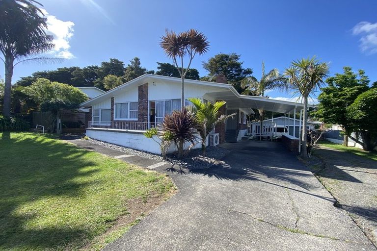 Photo of property in 15 Walpole Avenue, Hillpark, Auckland, 2102