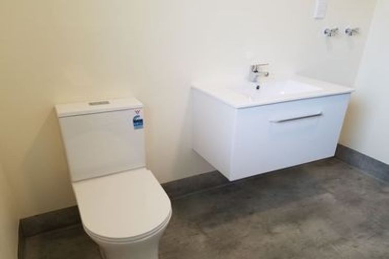 Photo of property in 2/22 Cadogan Street, Sydenham, Christchurch, 8023