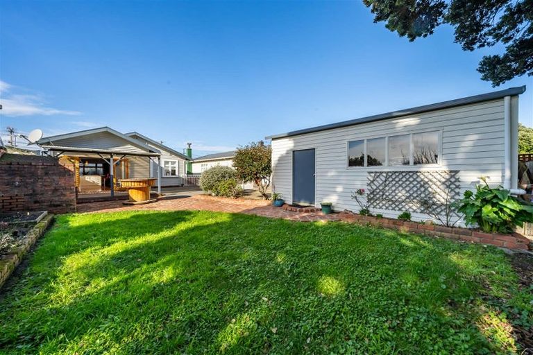 Photo of property in 43 Kensington Avenue, Petone, Lower Hutt, 5012