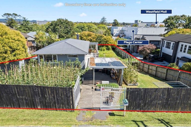 Photo of property in 39 Newington Road, Henderson, Auckland, 0612